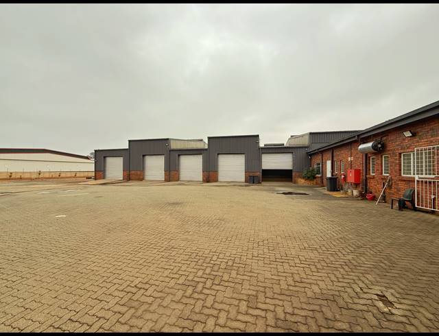 2,200M² WAREHOUSE TO LET IN WADEVILLE